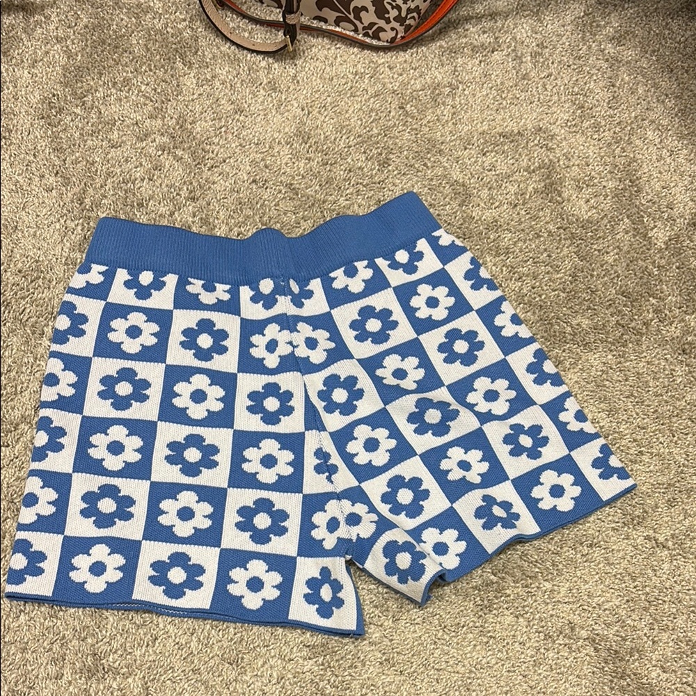 Amazon High Waist Blue and White floral Shorts